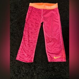 Nike Pro Size M Girls Pink and Orange Animal Print 3/4 Length Leggings A3